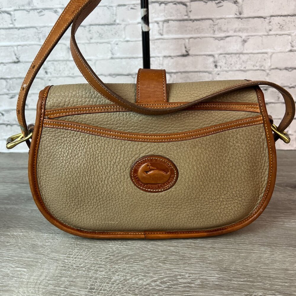 Vintage 80s Dooney & Bourke Essex Leather Equestrian saddle  Style Crossbody - Picture 3 of 7